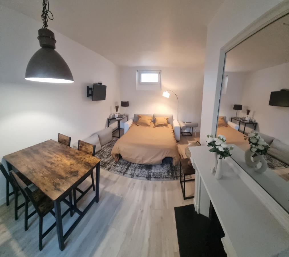 Appartement Luxueux Dans Maison Bourgeoise Parisienne Левалоа-Пере Екстериор снимка